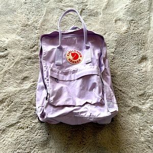 Fjallraven Kanken bag in pastel lavender